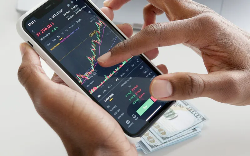 Operando en la bolsa de valores desde su smartphone